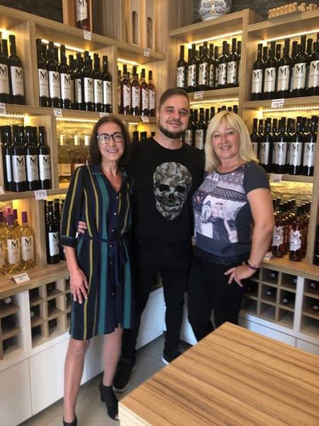 The MAHID wine shop was visited by the leader of the DESMOD group