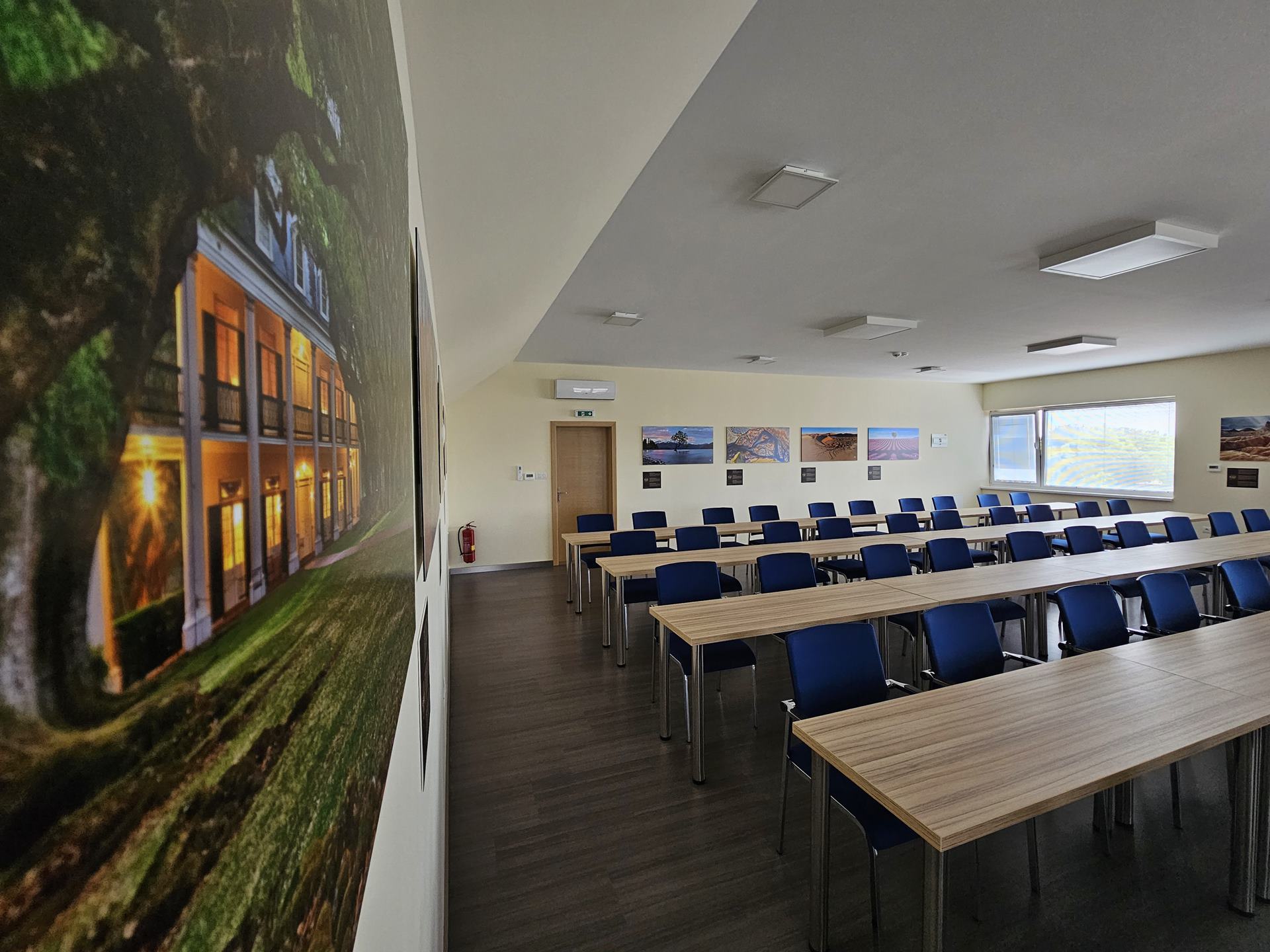 Modernly furnished conference room for 60 people